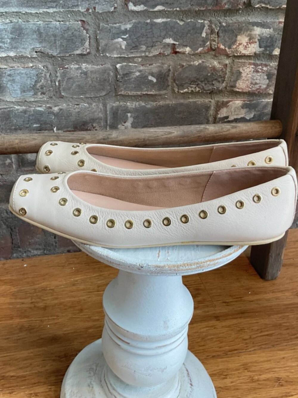 FDNY Bone Leather Grommet Flats